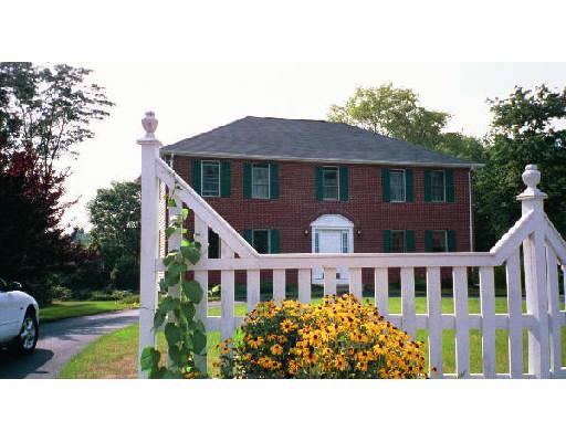 22 Sunset Dr, Dudley, MA 01571 photo 1