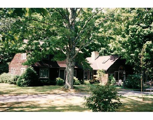 371 Spring St, Florence, MA 01062 photo 1