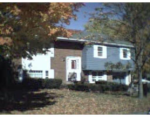 3 Bartlett Cir, Reading, MA 01867 photo 1