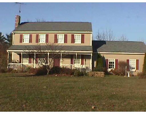7 Clover Hl, Sutton, MA 01590 photo 1