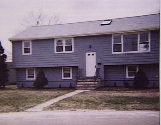 11 Sumner St, Hull, MA 02045 photo 1
