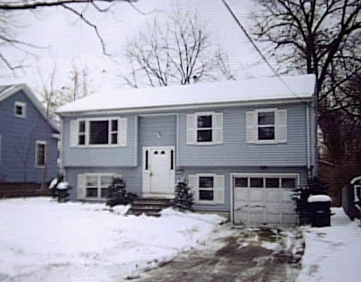 49 Agnes St, Springfield, MA 01118 photo 1