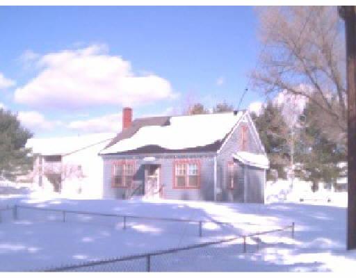 425 E River St, Orange, MA 01364 photo 1