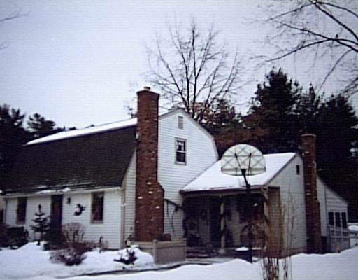 22 Pomeroy St, Easthampton, MA 01027 photo 1