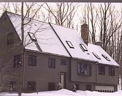 121 Eight Lots Rd, Sutton, MA 01590 photo 1