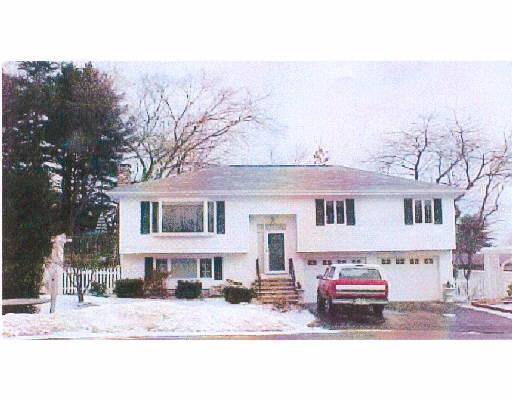 46 Bainbridge Rd, Reading, MA 01867 photo 1