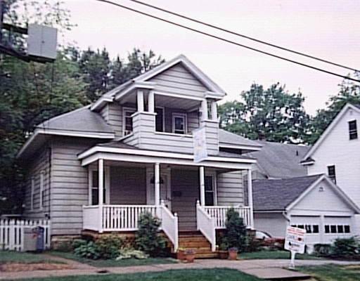11 Crest St, Springfield, MA 01109 photo 1