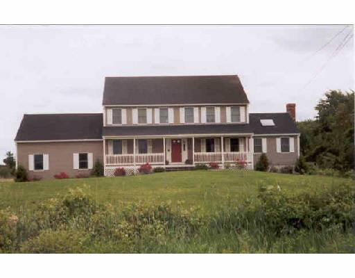 6 Miscoe Rd, Mendon, MA 01756 photo 1
