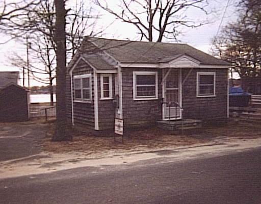 75 Circuit Ave, Wareham, MA 02571 photo 1