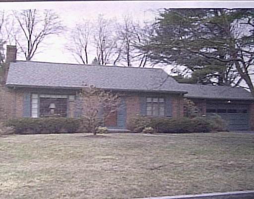 18 Pineacre Rd, Springfield, MA 01129 photo 1