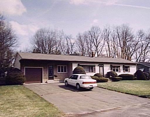 16 Lynebrook Rd, Springfield, MA 01118 photo 1