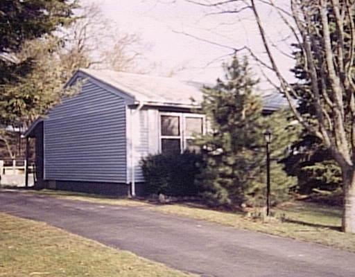 19 Kingsberry Ln, Ware, MA 01082 photo 2