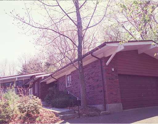 25 Lee St, Brookline, MA 02445 photo 1