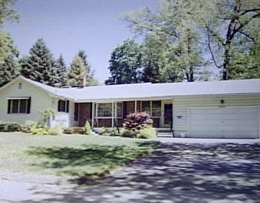 31 Weaver Rd, Springfield, MA 01107 photo 1