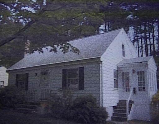 22 Laurel Ln, Reading, MA 01867 photo 1