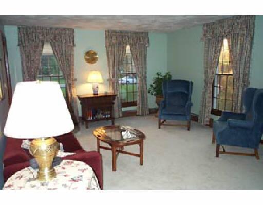 7 Robert Rd, Acton, MA 01720 photo 3