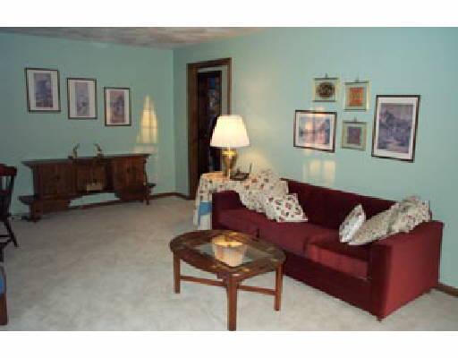 7 Robert Rd, Acton, MA 01720 photo 4