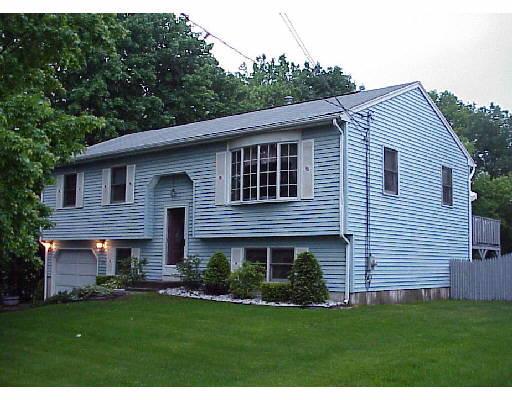 828 Parker St, Springfield, MA 01129 photo 1