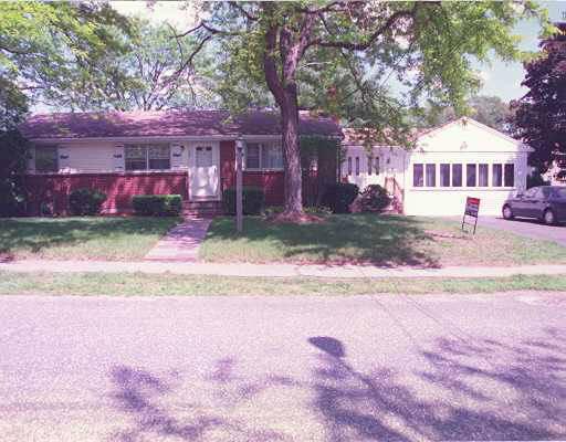 123 Jarvis Cir, Needham, MA 02492 photo 1