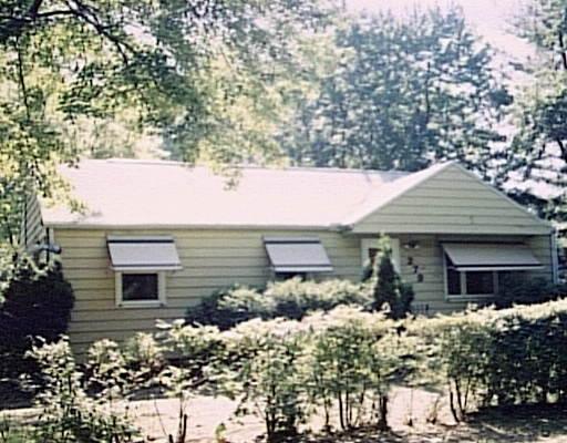 279 Stapleton Rd, Springfield, MA 01109 photo 1