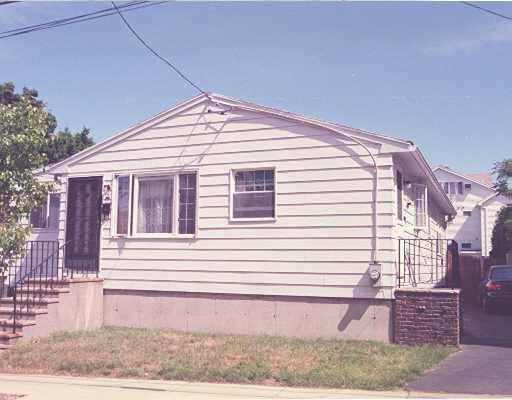 13 Parlin St, Everett, MA 02149 photo 1