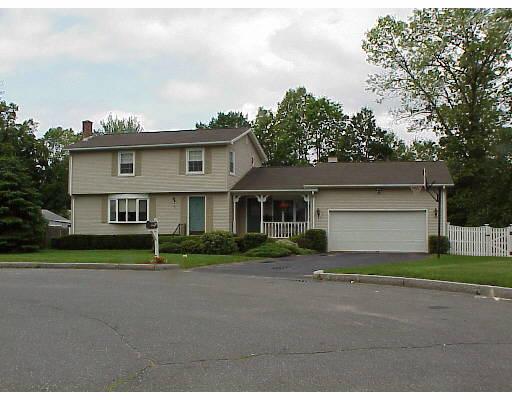 90 Calley St, Springfield, MA 01118 photo 1