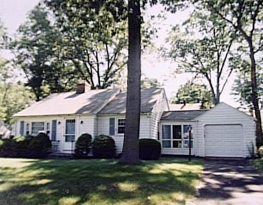 75 Old Brook Rd, Springfield, MA 01109 photo 1