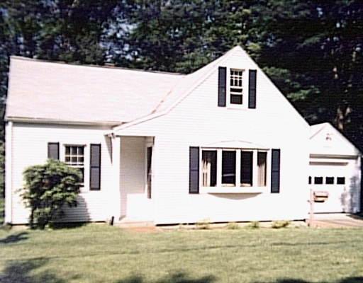 28 Mayflower Rd, Springfield, MA 01118 photo 1