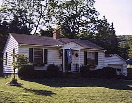 11 Gould St, Ware, MA 01082 photo 1