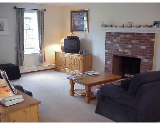 2 Marks Way, Maynard, MA 01754 photo 3
