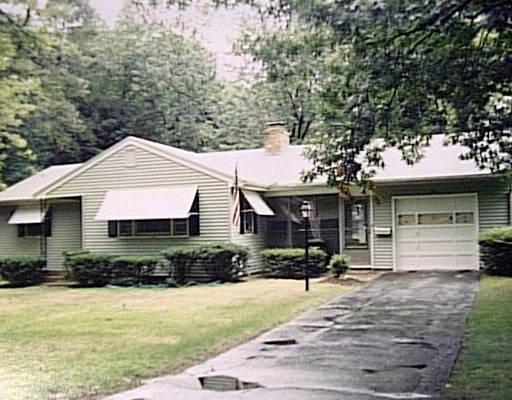 315 Evergreen Rd, Springfield, MA 01119 photo 1