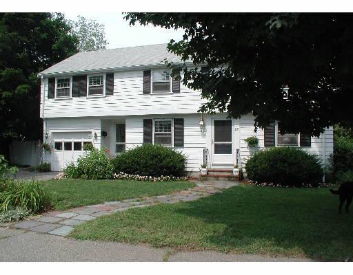 28 Willow Rd, Wellesley, MA 02482 photo 1