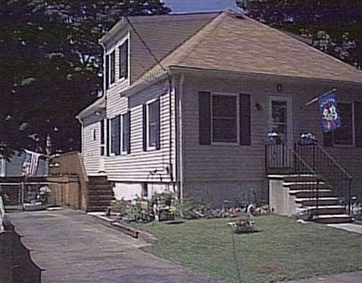 5 Arthur St, Danvers, MA 01923 photo 1