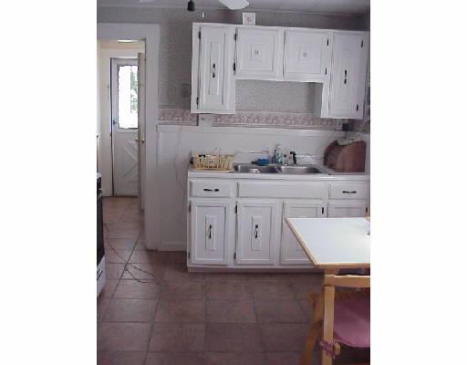14 Roosevelt St, Maynard, MA 01754 photo 2
