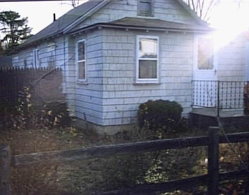 21 Phillips Ave, Springfield, MA 01119 photo 1
