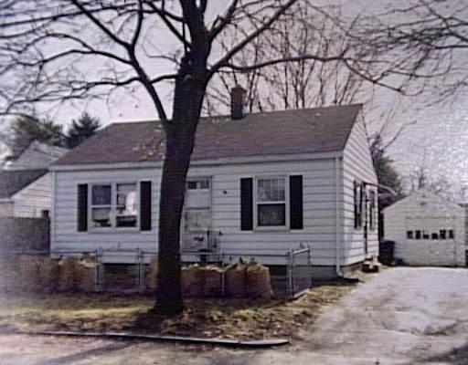 146 Corona St, Springfield, MA 01104 photo 1