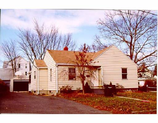 52 Van Ness St, Springfield, MA 01107 photo 1