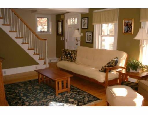 28 Carr St, Sutton, MA 01590 photo 2