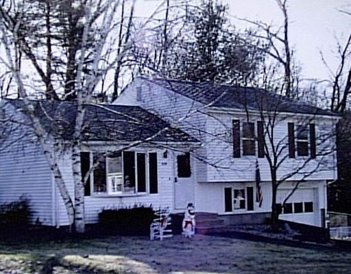 270 Ellendale Cir, Springfield, MA 01128 photo 1