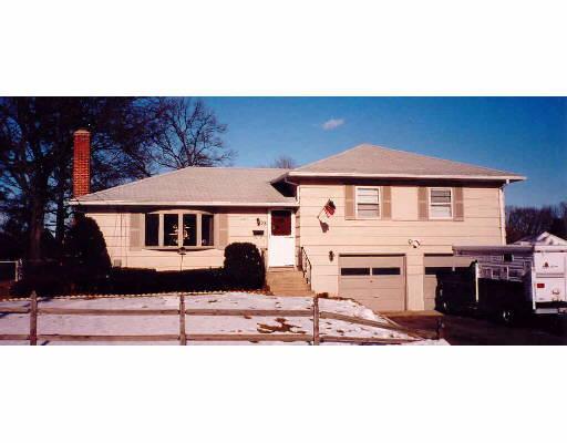 28 Mountainview St, Chicopee, MA 01020 photo 1