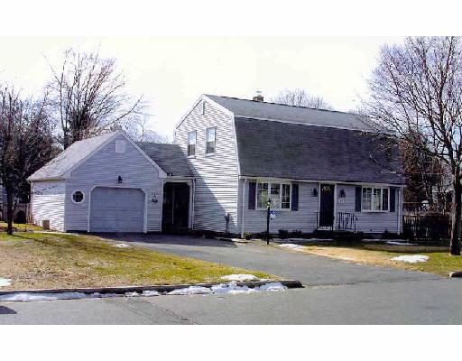 217 Tamarack Dr, Springfield, MA 01129 photo 1
