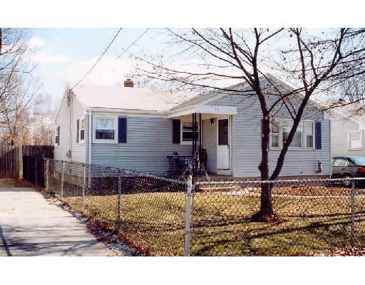 33 Julia Ave, Chicopee, MA 01020 photo 1