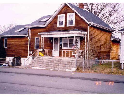 220 Sterling St, Fall River, MA 02721 photo 1