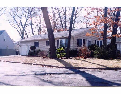 103 Arcadia Blvd, Springfield, MA 01118 photo 1