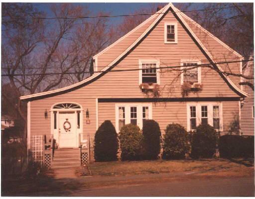 18 Pilgrim Rd, Marblehead, MA 01945 photo 1