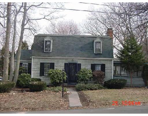 2 Bartlett St, Marblehead, MA 01945 photo 1