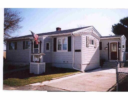 8 Palm St, Fall River, MA 02724 photo 1