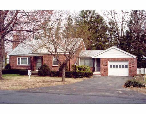 34 Manning St, Chicopee, MA 01020 photo 1