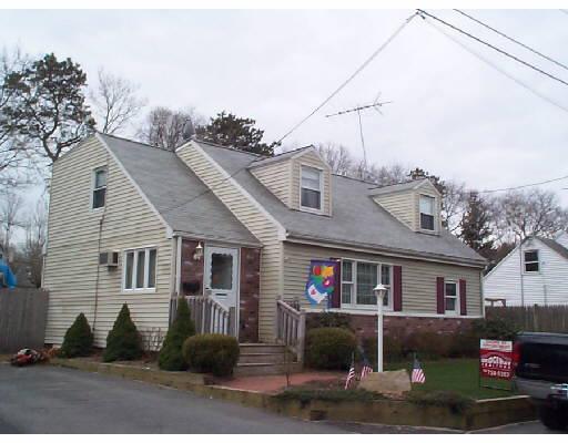 8 Maple St, Bourne, MA 02532 photo 1