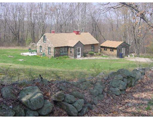 106 Uxbridge Rd, Sutton, MA 01590 photo 1